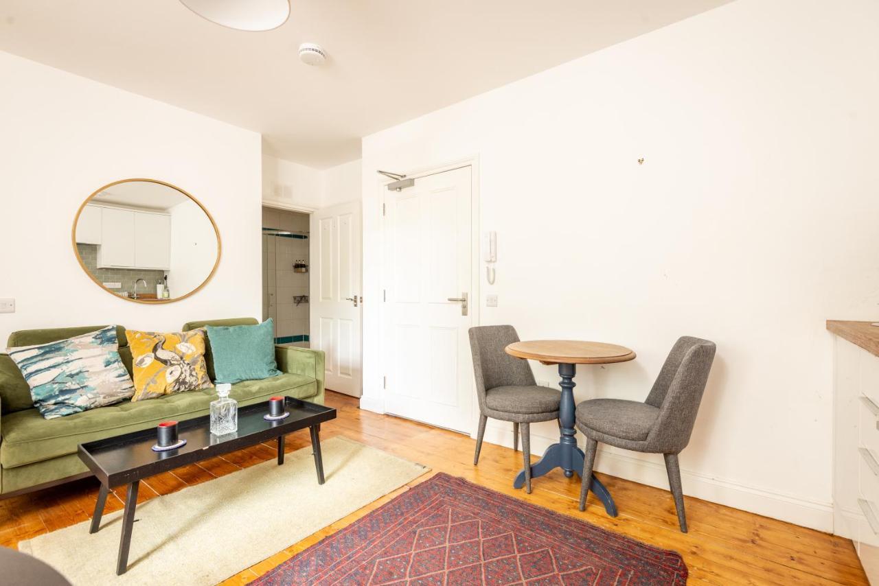 Central 2 Bedroom Apartment - South Street - St Andrews Exterior photo